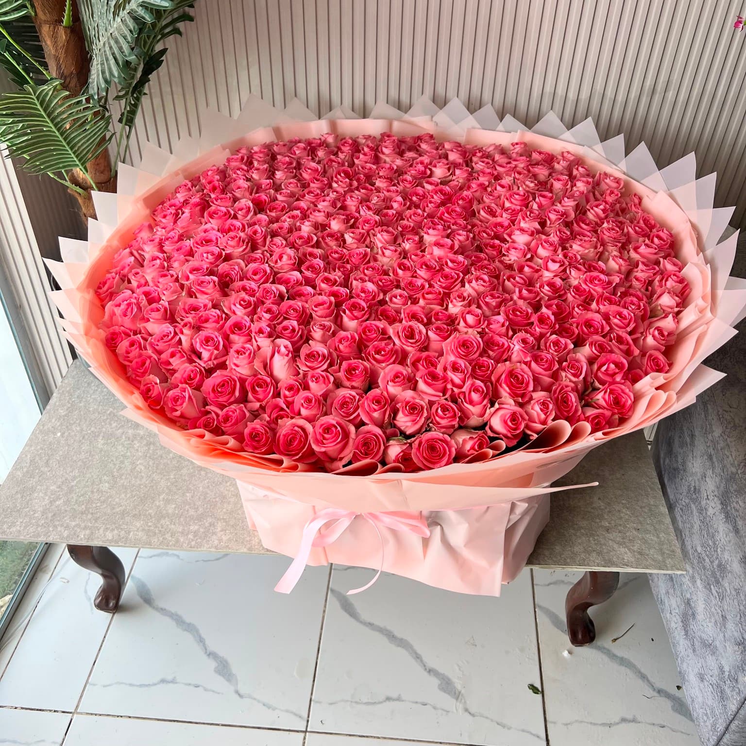 باقة 400 وردة جوري وردية